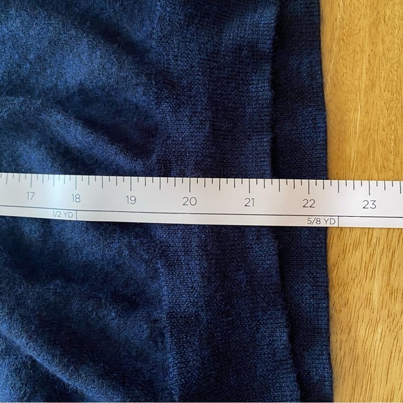 Calvin Klein Merino Wool Men's Deep Blue long sleeve V-Neck Sweater large - Picture 11 of 11